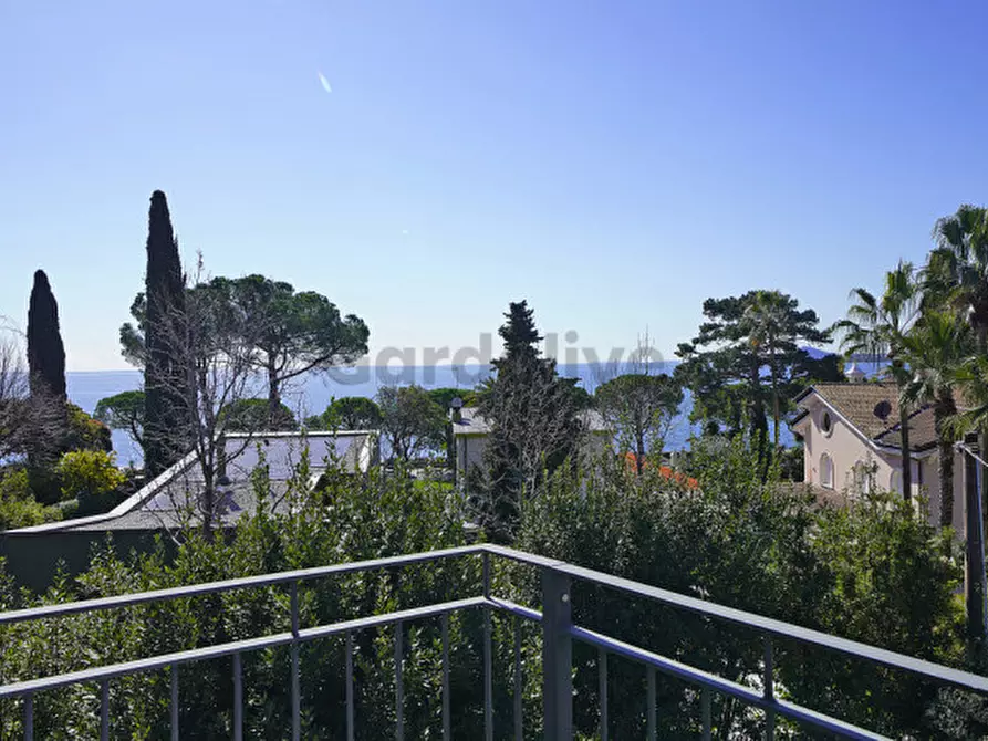 Immagine 1 di Appartamento in vendita  in Viale Ugo Foscolo 134 a Toscolano-Maderno