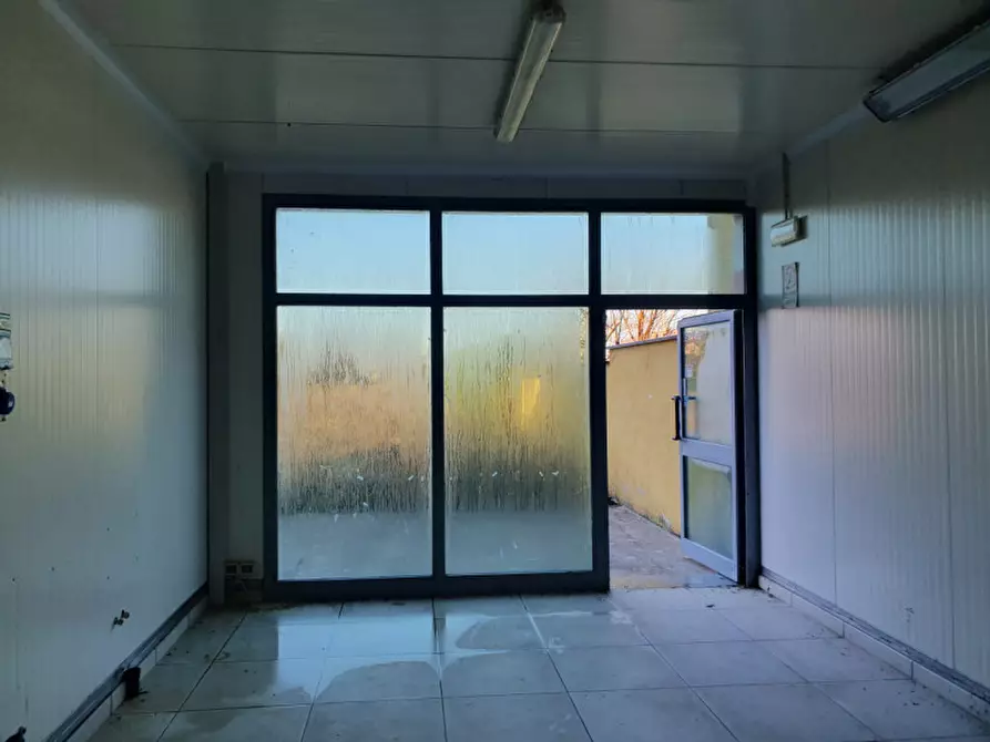 Immagine 4 di Laboratorio in vendita  in Via Rovata 13 a Calvisano