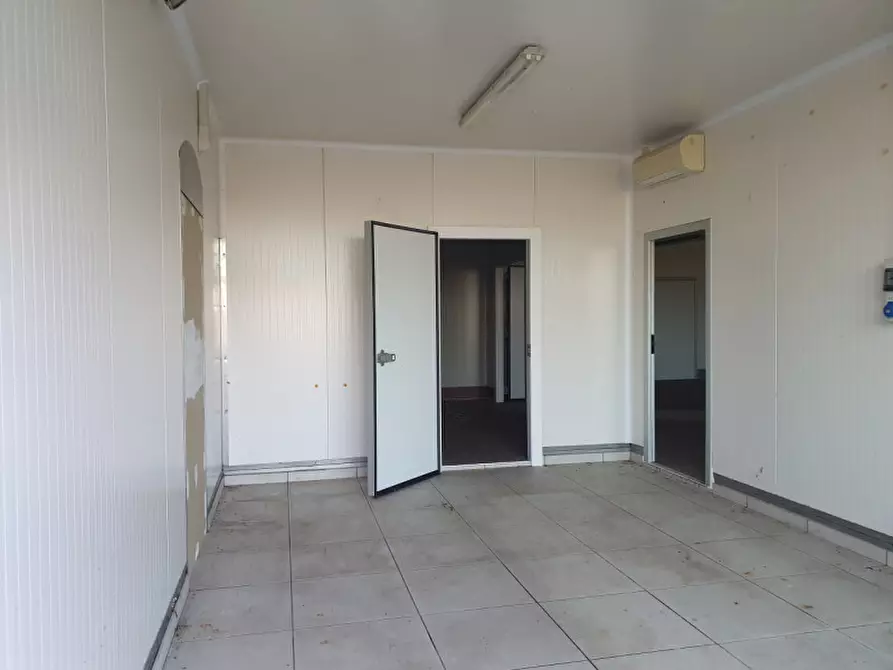 Immagine 5 di Laboratorio in vendita  in Via Rovata 13 a Calvisano