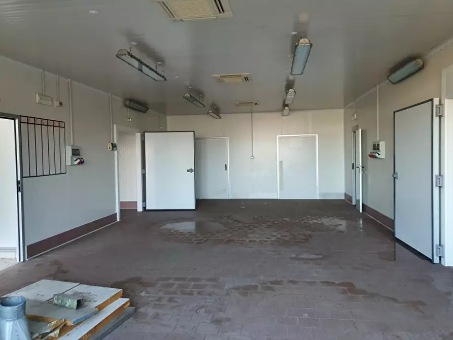 Immagine 6 di Laboratorio in vendita  in Via Rovata 13 a Calvisano