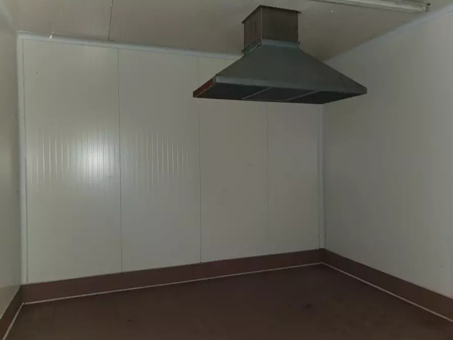 Immagine 8 di Laboratorio in vendita  in Via Rovata 13 a Calvisano