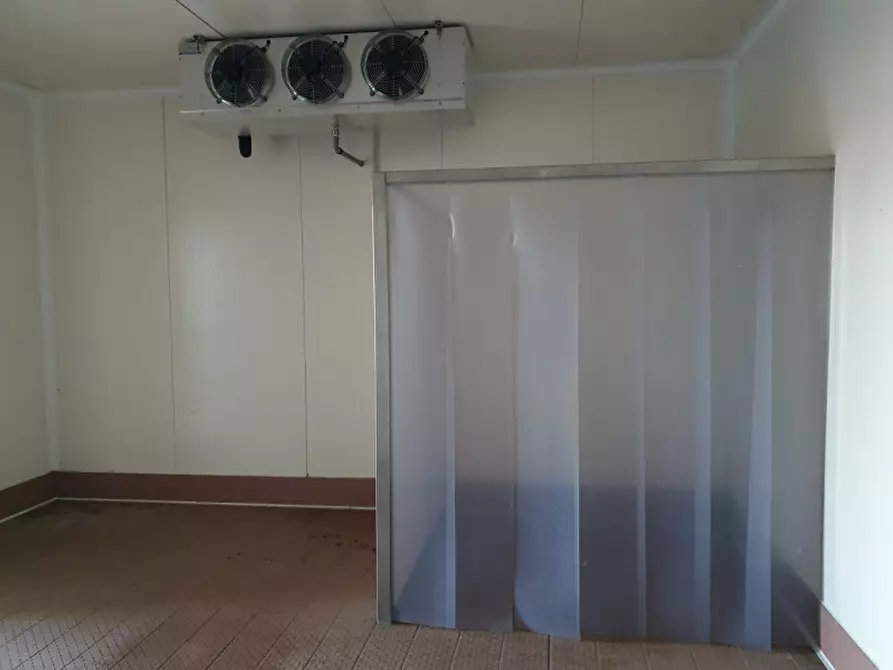 Immagine 10 di Laboratorio in vendita  in Via Rovata 13 a Calvisano