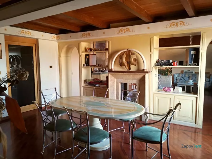 Immagine 2 di Appartamento in affitto  in Via Galliera a Bologna