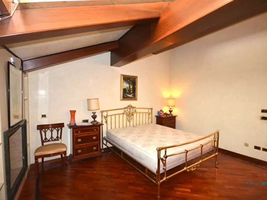 Immagine 11 di Appartamento in affitto  in Via Galliera a Bologna