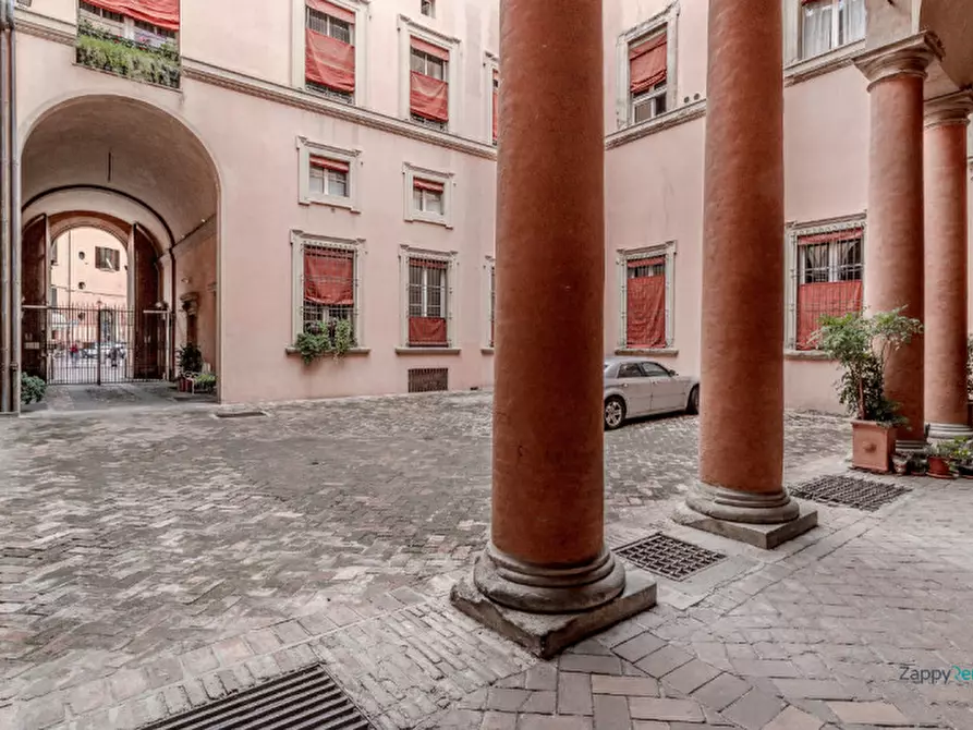 Immagine 15 di Appartamento in affitto  in Via Galliera a Bologna