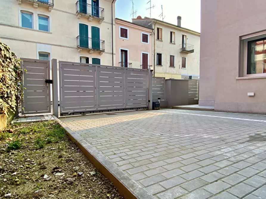Immagine 3 di Appartamento in vendita  in Via Nino Bixio, 49 a Vicenza