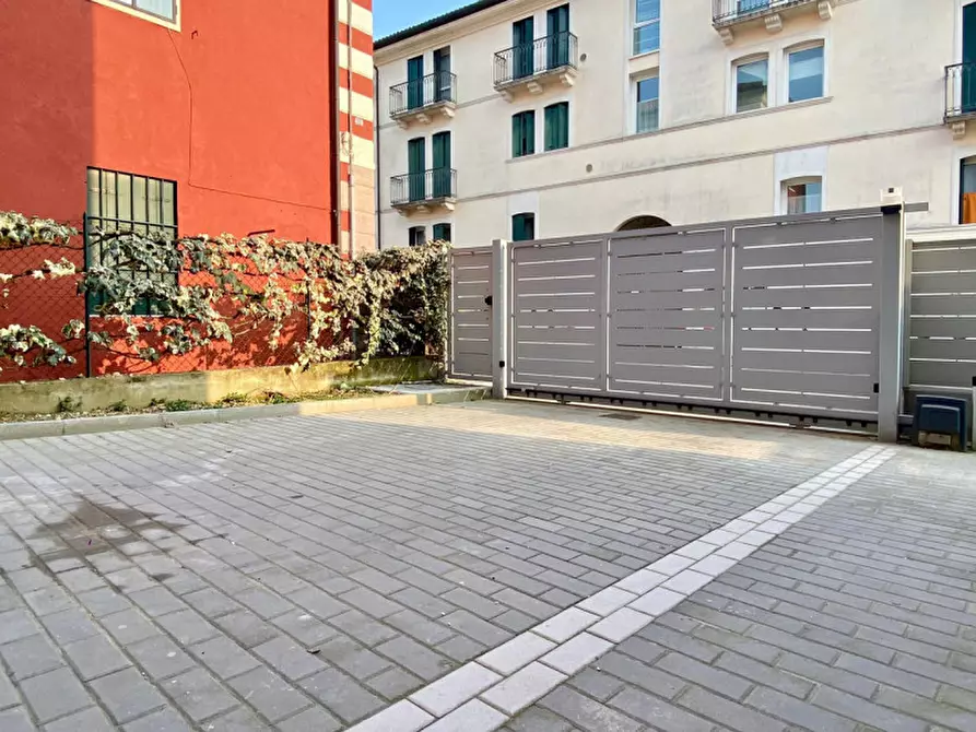 Immagine 4 di Appartamento in vendita  in Via Nino Bixio, 49 a Vicenza