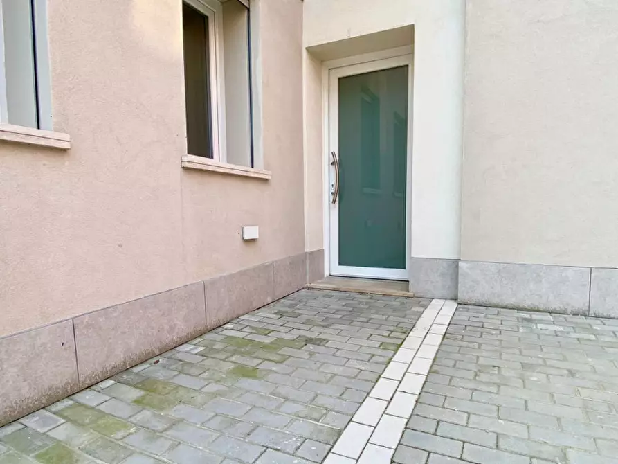 Immagine 5 di Appartamento in vendita  in Via Nino Bixio, 49 a Vicenza