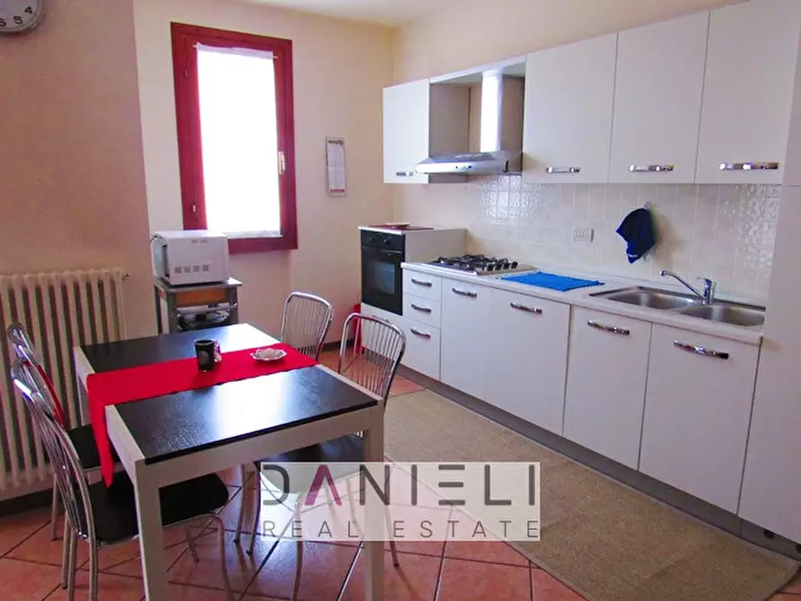 Immagine 1 di Appartamento in vendita  in Via IV Novembre a Montecchio Maggiore