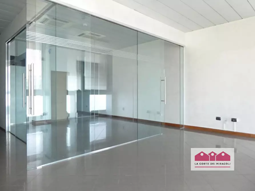 Immagine 2 di Ufficio in vendita  in Via Vecchia Ferriera a Vicenza