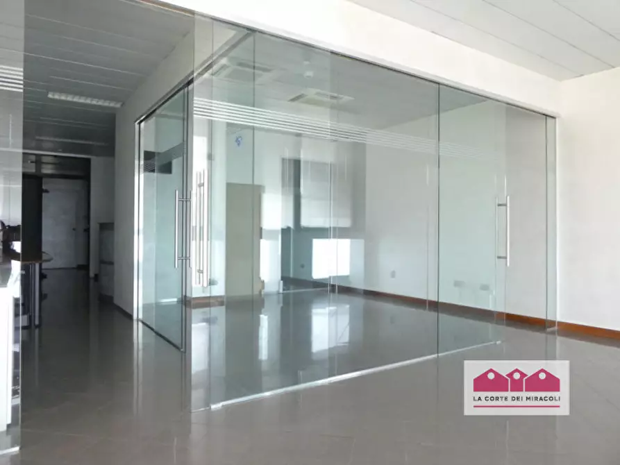 Immagine 3 di Ufficio in vendita  in Via Vecchia Ferriera a Vicenza