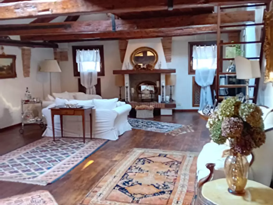 Immagine 4 di Appartamento in vendita  in santa croce a Venezia