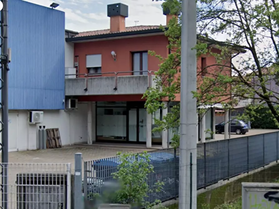 Immagine 7 di Negozio in affitto  in via Dei Colli a Padova