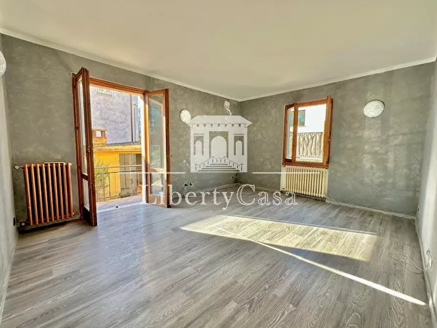 Immagine 1 di Appartamento in vendita  in Viale Brescia a Salò
