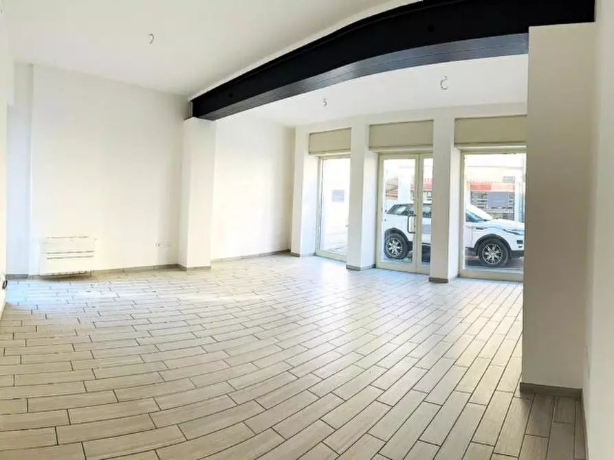 Immagine 2 di Negozio in vendita  in PIAZZA SAN SOLVESTRO, 2 a Calvisano