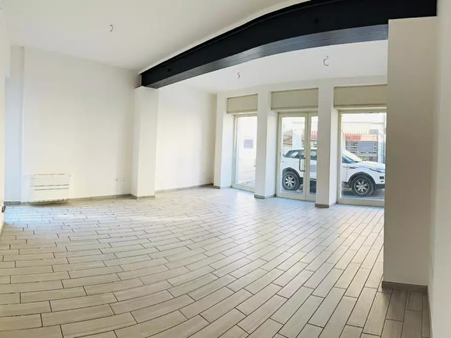 Immagine 5 di Negozio in vendita  in PIAZZA SAN SOLVESTRO, 2 a Calvisano