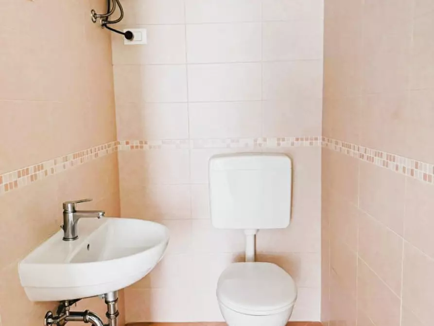 Immagine 9 di Negozio in vendita  in PIAZZA SAN SOLVESTRO, 2 a Calvisano