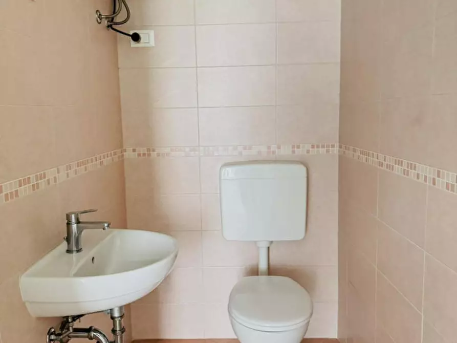 Immagine 10 di Negozio in vendita  in PIAZZA SAN SOLVESTRO, 2 a Calvisano