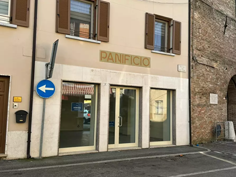 Immagine 15 di Negozio in vendita  in PIAZZA SAN SOLVESTRO, 2 a Calvisano