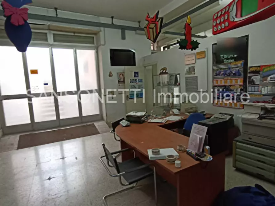 Immagine 2 di Laboratorio in vendita  in MLAIN a Fasano