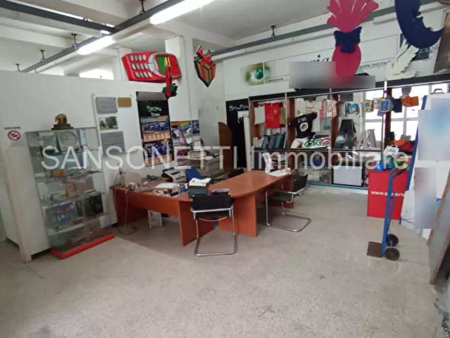 Immagine 3 di Laboratorio in vendita  in MLAIN a Fasano