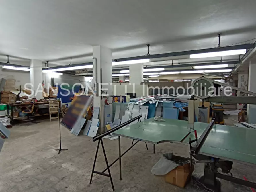 Immagine 6 di Laboratorio in vendita  in MLAIN a Fasano