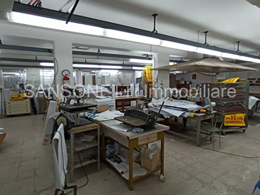 Immagine 9 di Laboratorio in vendita  in MLAIN a Fasano