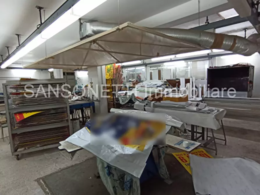 Immagine 10 di Laboratorio in vendita  in MLAIN a Fasano
