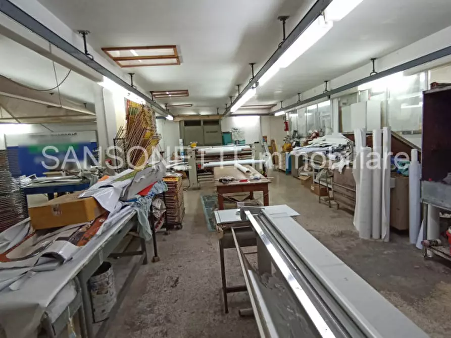 Immagine 11 di Laboratorio in vendita  in MLAIN a Fasano
