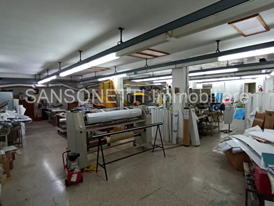 Immagine 12 di Laboratorio in vendita  in MLAIN a Fasano