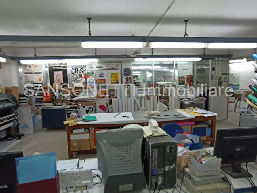 Immagine 17 di Laboratorio in vendita  in MLAIN a Fasano