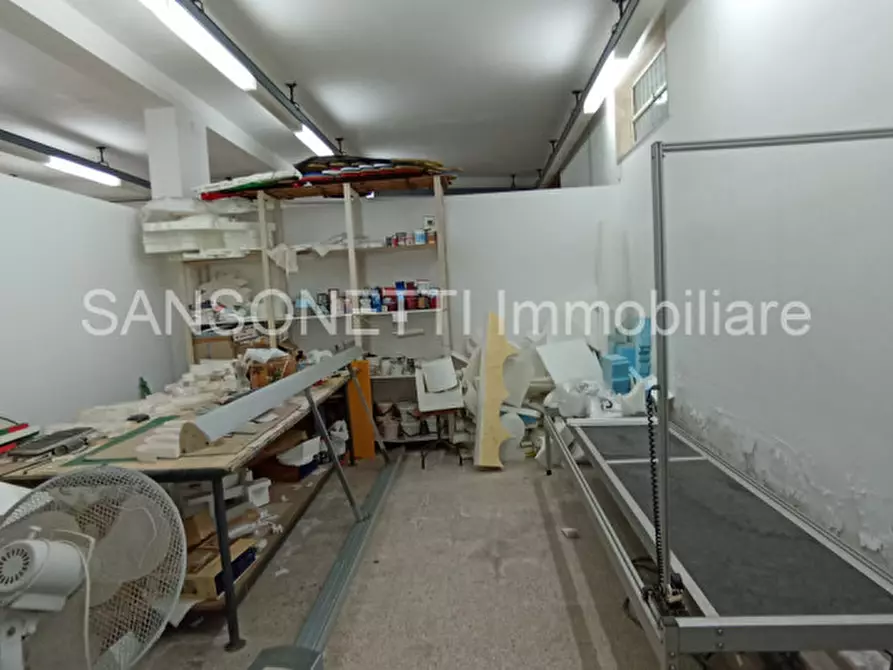 Immagine 19 di Laboratorio in vendita  in MLAIN a Fasano