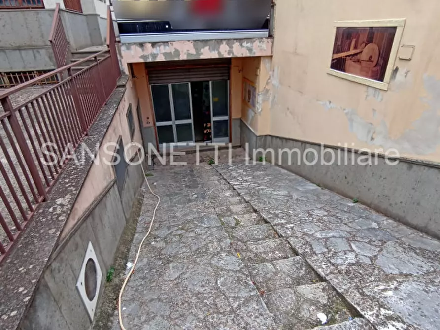 Immagine 22 di Laboratorio in vendita  in MLAIN a Fasano