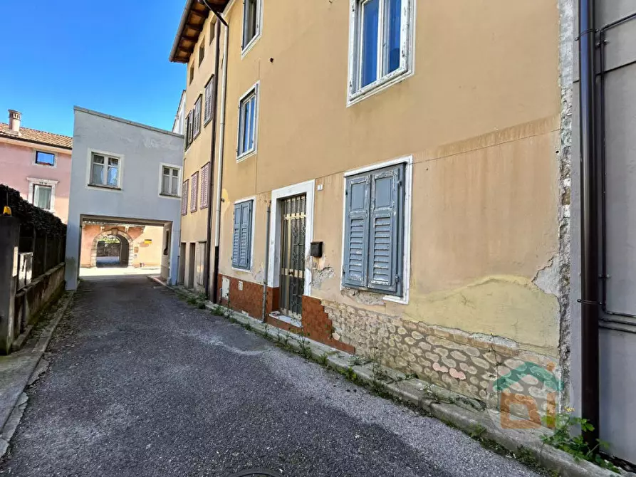 Immagine 1 di Palazzo in vendita  in via petrarca 3 a Gradisca D'isonzo