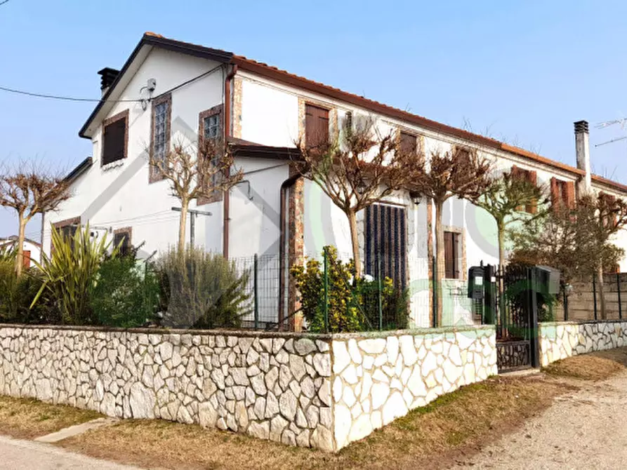 Immagine 1 di Casa bifamiliare in vendita  in via valdentro a Lendinara