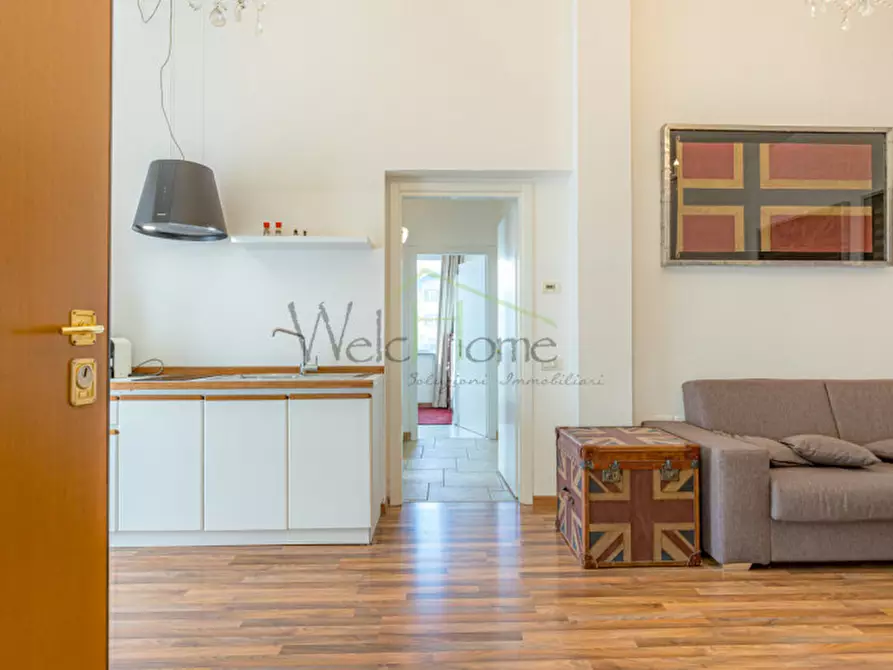 Immagine 1 di Appartamento in vendita  in Via Per Montorfano a Albese Con Cassano