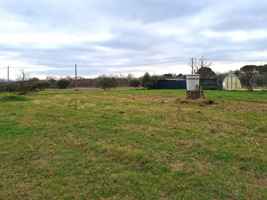 Immagine 3 di Negozio in vendita  in Loc. Sant'Eraclio, Via Cupa, N. snc a Foligno