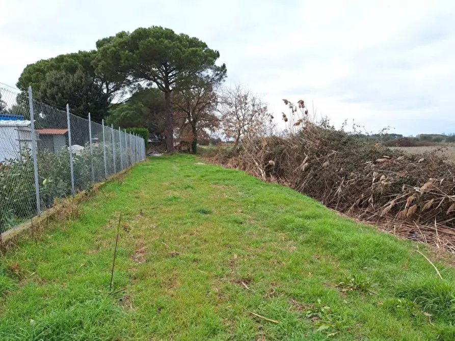 Immagine 5 di Negozio in vendita  in Loc. Sant'Eraclio, Via Cupa, N. snc a Foligno