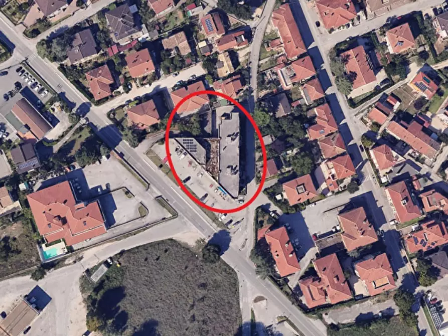 Immagine 18 di Negozio in vendita  in Loc. Sant'Eraclio, Via Cupa, N. snc a Foligno