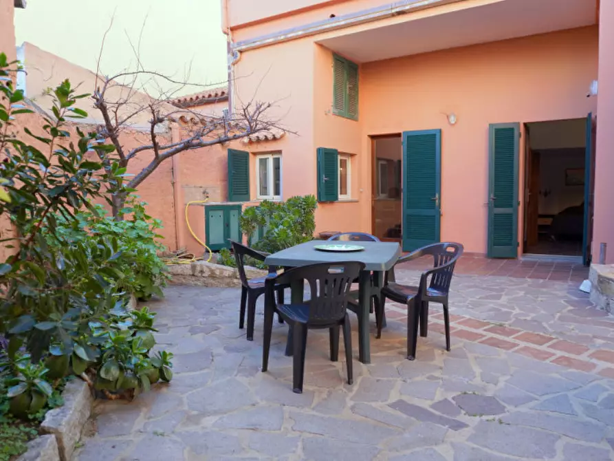 Immagine 1 di Appartamento in vendita  in Via Cairoli 24 a La Maddalena