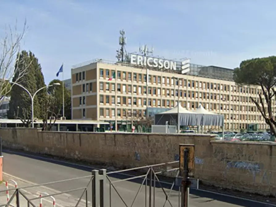 Immagine 4 di Ufficio in affitto  in Via di campo romano a Roma