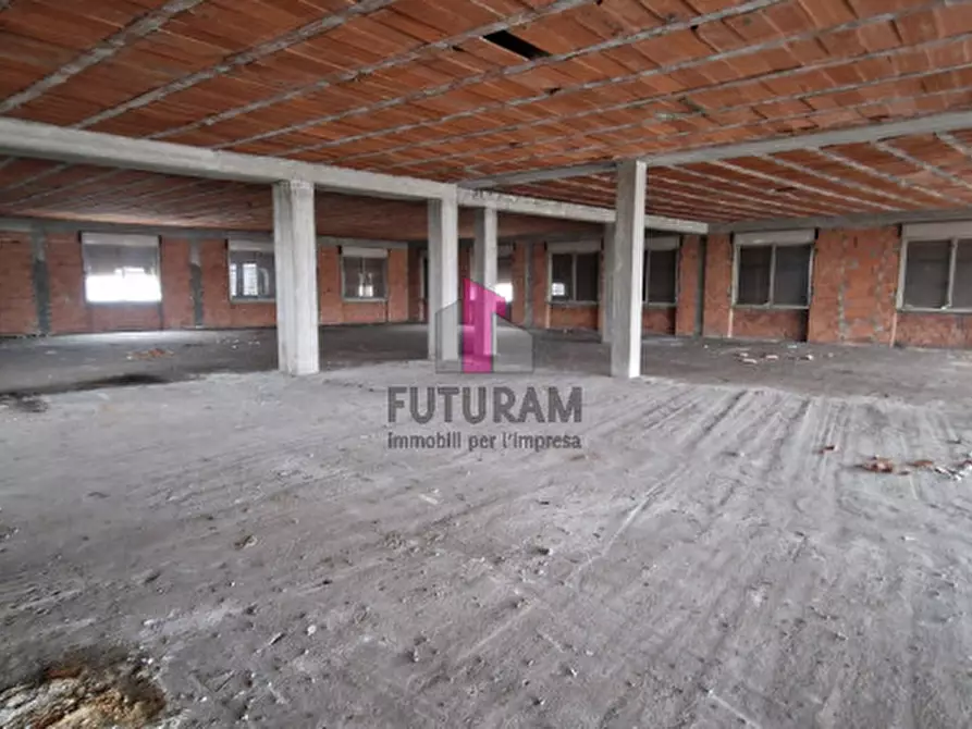 Immagine 2 di Capannone industriale in affitto  in giulio natta a Montecchio Maggiore