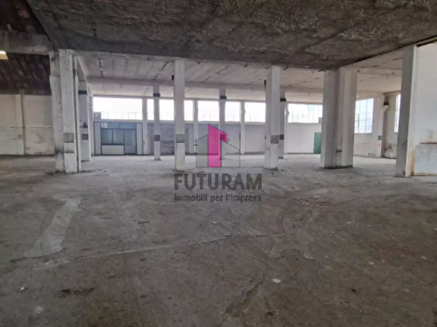 Immagine 9 di Capannone industriale in affitto  in giulio natta a Montecchio Maggiore