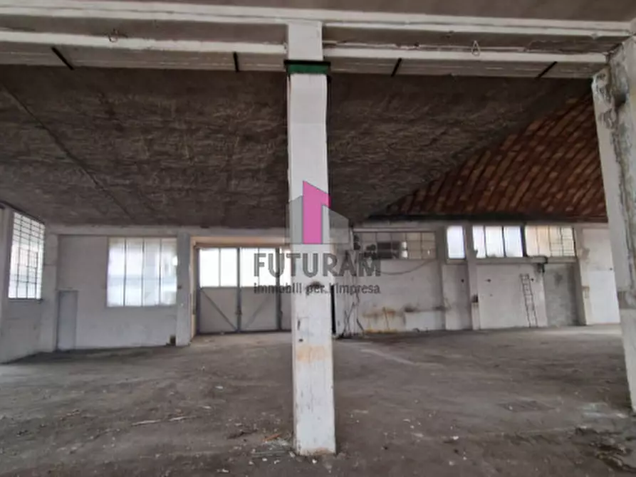 Immagine 10 di Capannone industriale in affitto  in giulio natta a Montecchio Maggiore