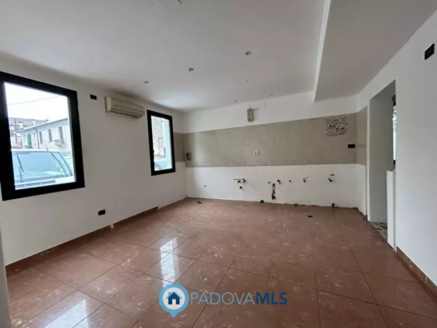 Immagine 4 di Attività commerciale in vendita  in via ceron a Padova