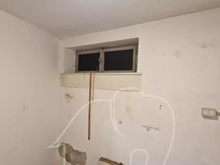 Immagine 2 di Magazzino in vendita  in via bassano del grappa a Bolzano