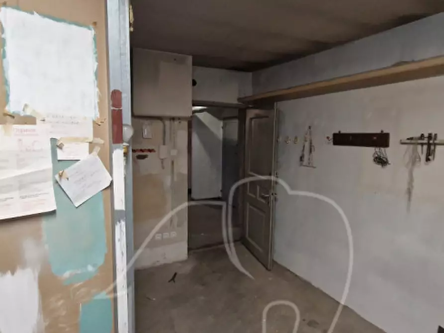 Immagine 6 di Magazzino in vendita  in via bassano del grappa a Bolzano