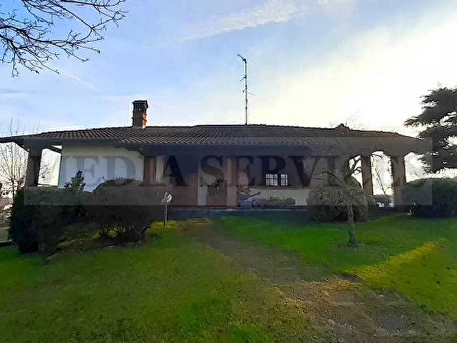 Immagine 1 di Villa in vendita  in via Lancia n° 18 a Garlasco