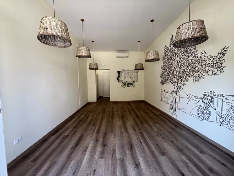 Immagine 2 di Attività commerciale in vendita  in Via Fantini a Bologna