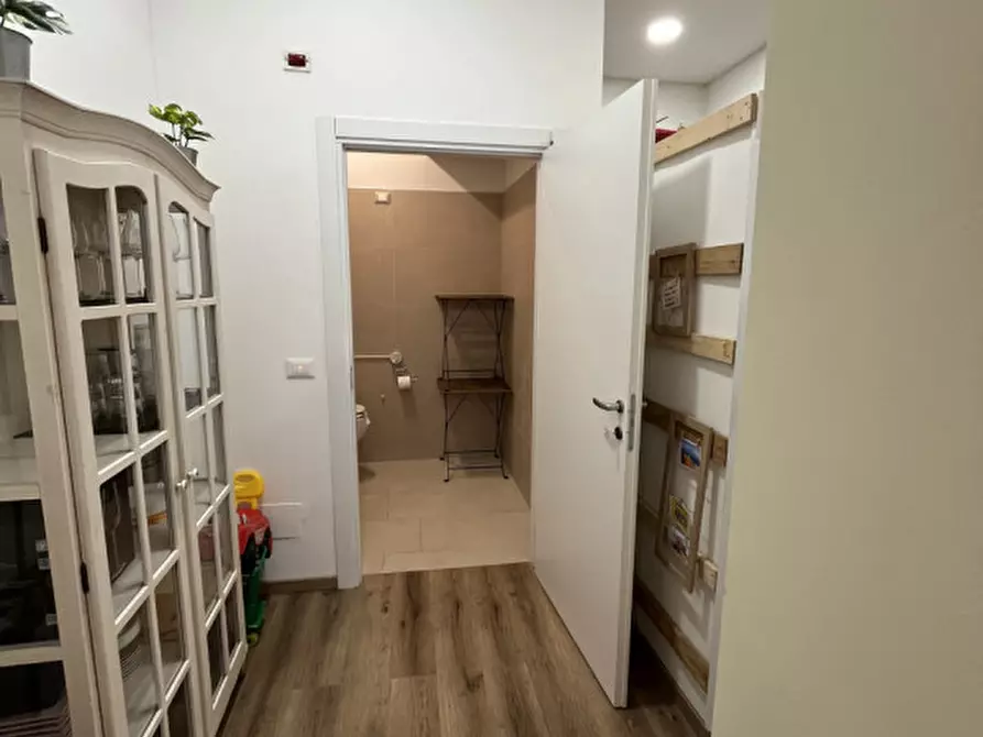 Immagine 5 di Attività commerciale in vendita  in Via Fantini a Bologna